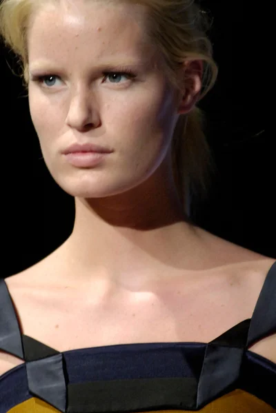 Look 10